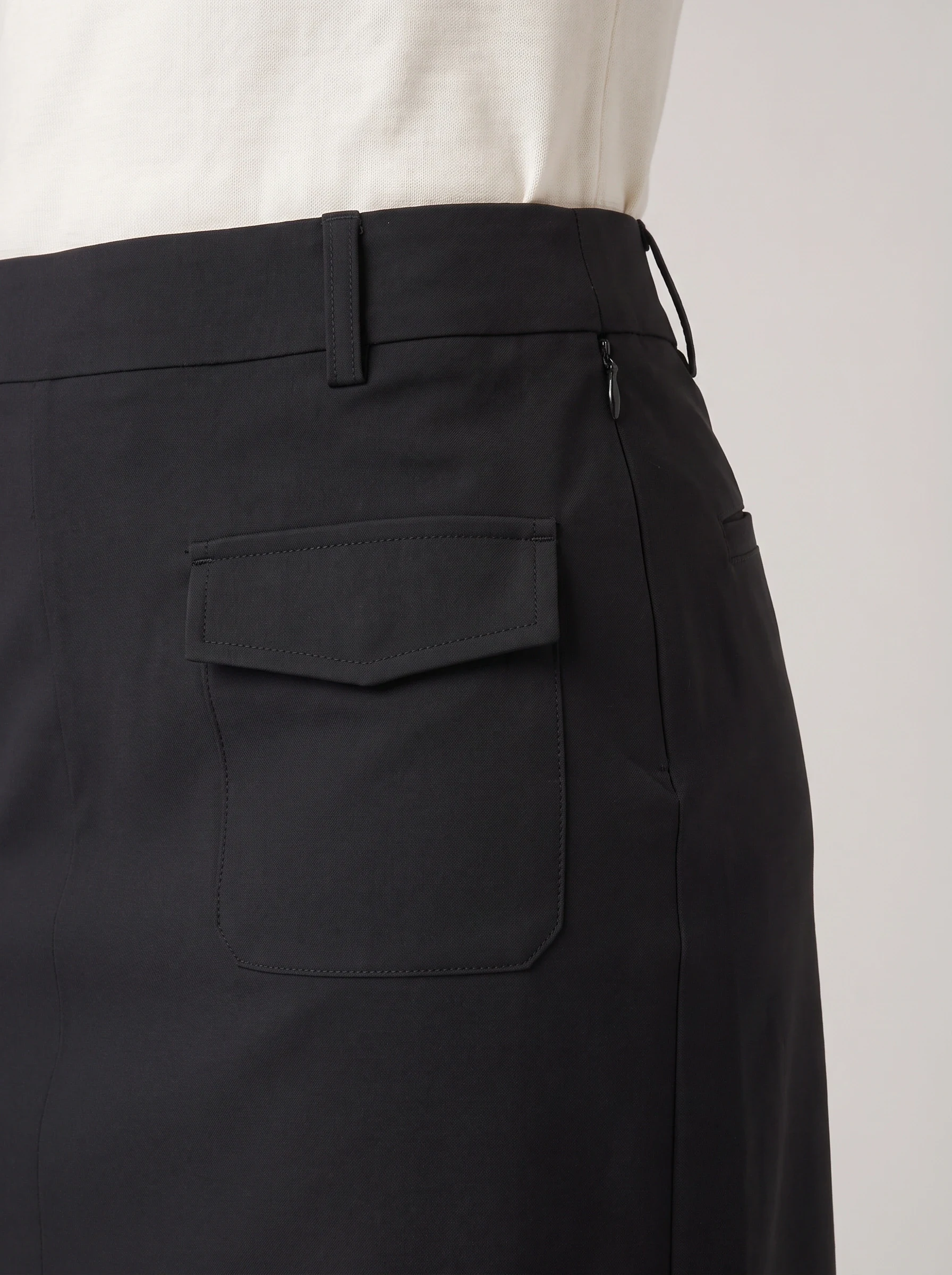 Black Cargo Pocket Golf Skort, women golf dresses & skirts, Flat flap side pocket and waistband stitching detail