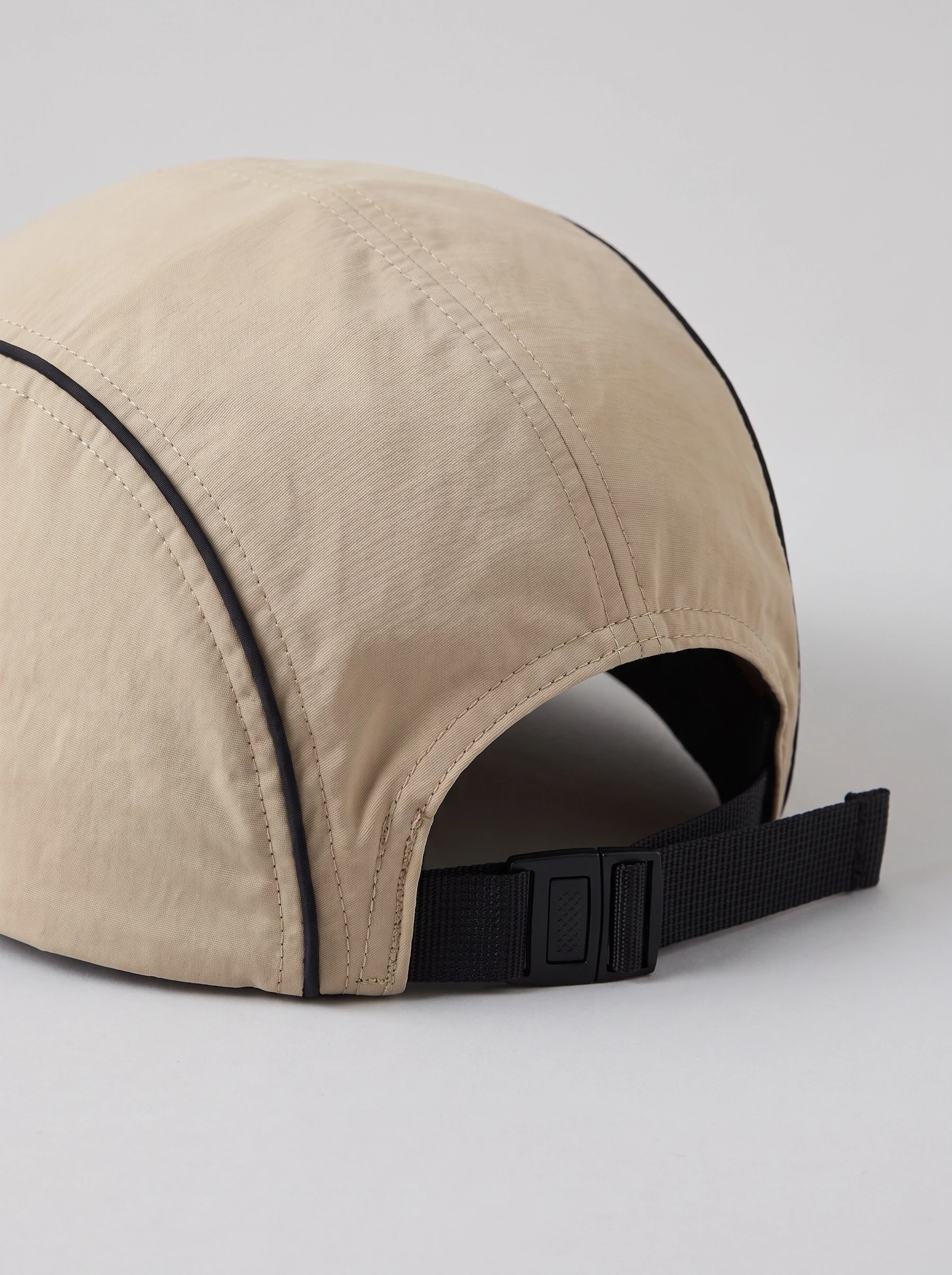 Sand Panel Edge Golf Cap, unisex caps, Panel edge piping and clip closure detail